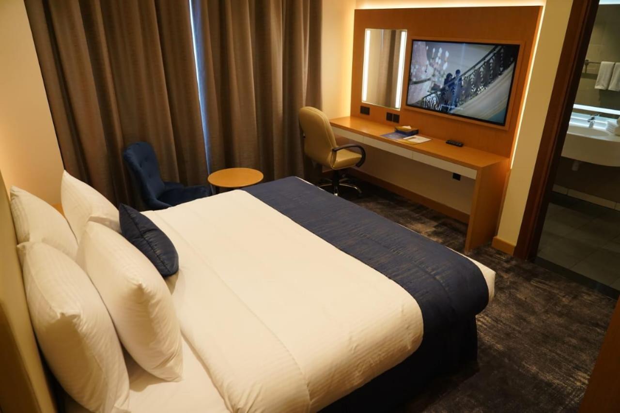 Al Hayat Hotel Шарджа Екстериор снимка