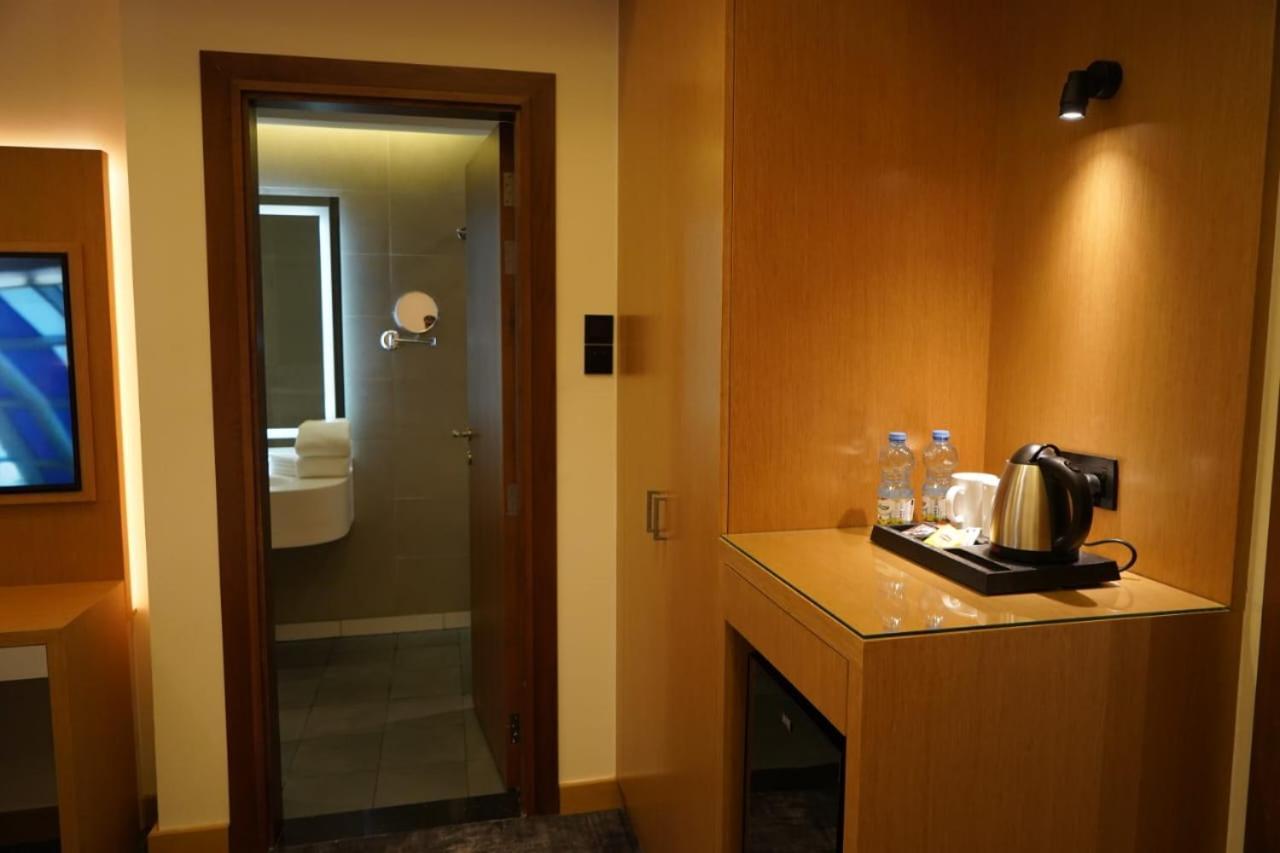 Al Hayat Hotel Шарджа Екстериор снимка